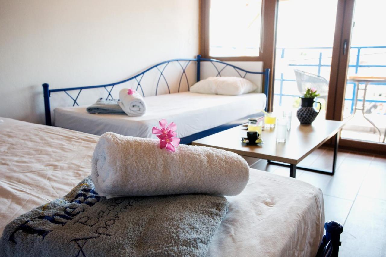 The Blue Beach Apartments Néa Péramos エクステリア 写真