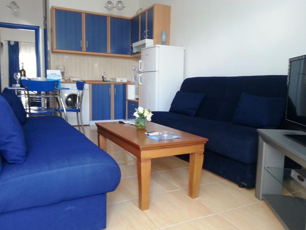 The Blue Beach Apartments Néa Péramos 部屋 写真