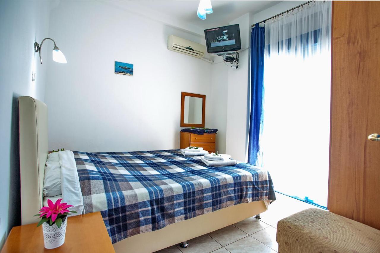 The Blue Beach Apartments Néa Péramos エクステリア 写真