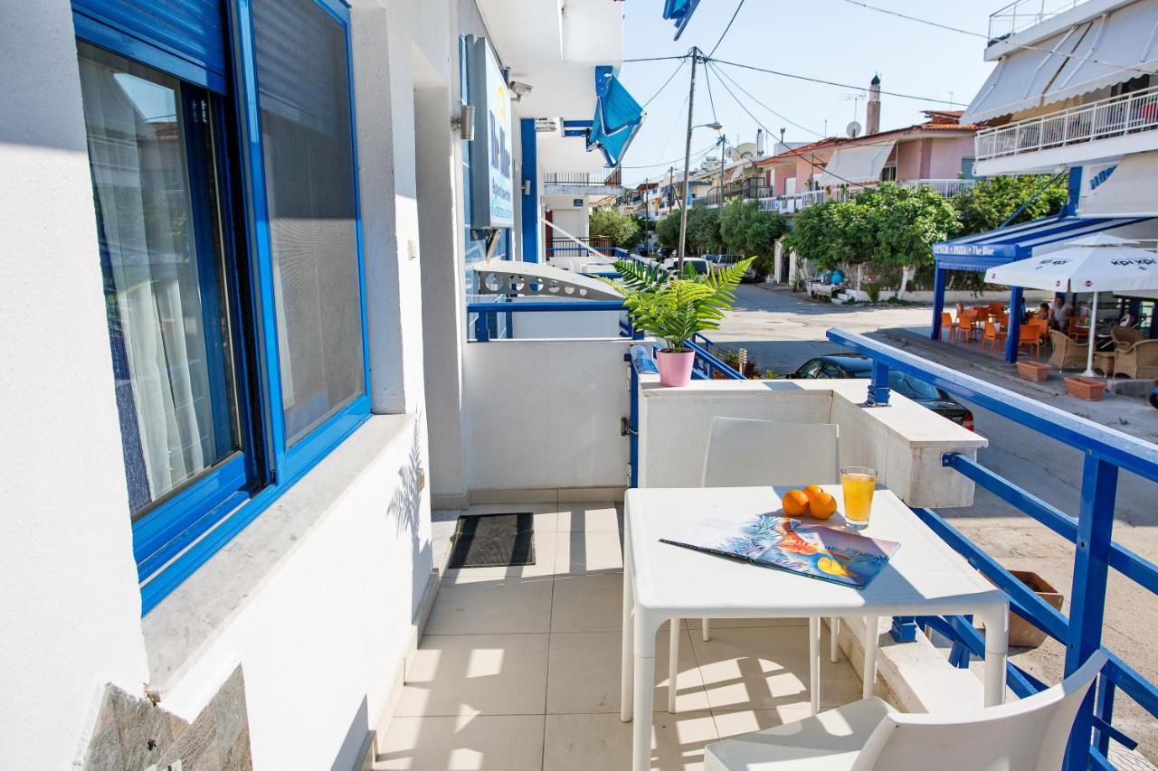 The Blue Beach Apartments Néa Péramos エクステリア 写真